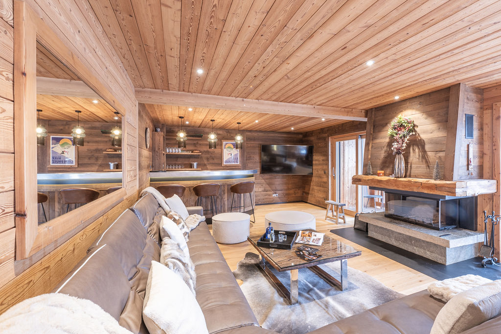 Premium chalet living area for a cycling holiday in Alpe d’Huez