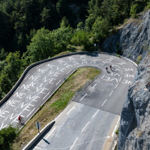 Alpe d'Huez 21 switchbacks, 1120 m+, historic Tour de
France summit — a lifetime milestone.